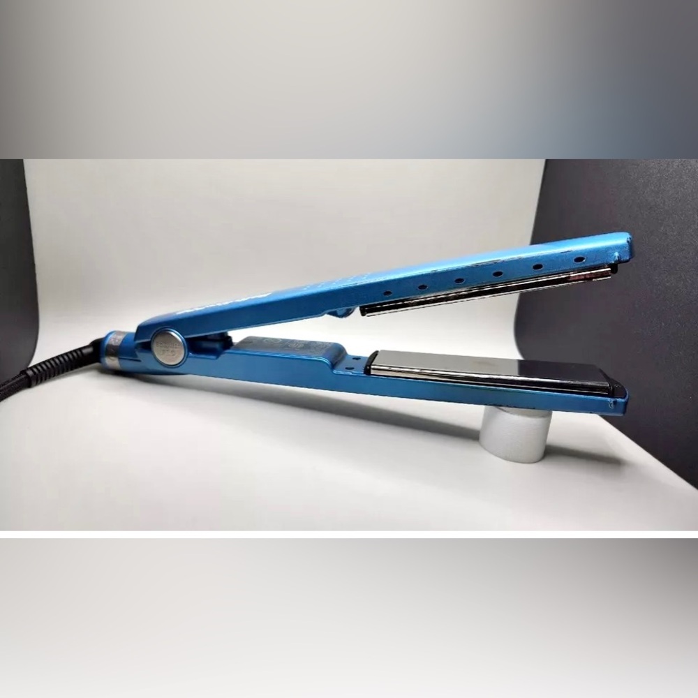 Babyliss Pro Nano Titanium Flat Iron 1-1/4" BABNT2091TN